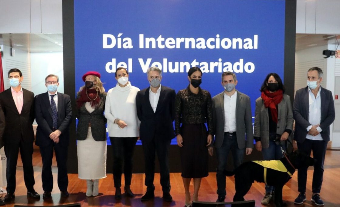 Madrid Te Acompaña conecta a las personas mayores con el voluntariado municipal