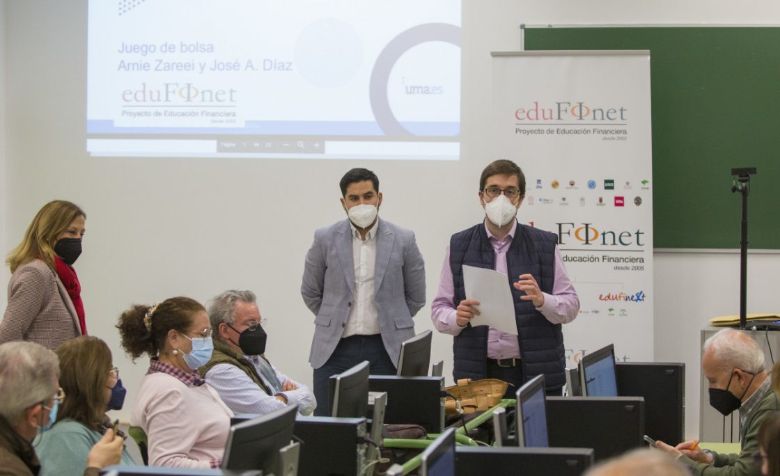 El Proyecto Edufinet de Unicaja y la Universidad de Málaga acercan la educación financiera a los mayores