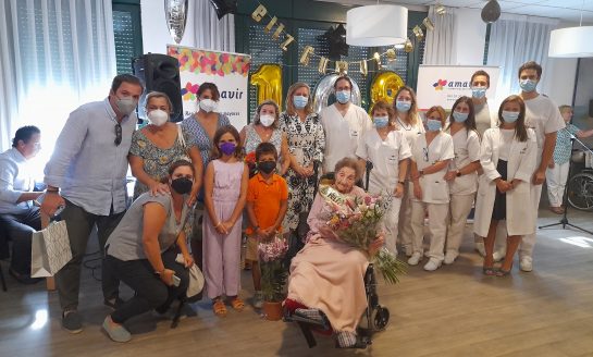 Celebración por todo lo alto del 108 cumpleaños de Gabriela, la residente más longeva de Amavir
