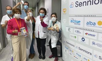 La campaña de ABG 'Ningún mayor sin regalos' vuelve a llenar de calor, cariño y alegría los hospitales madrileños