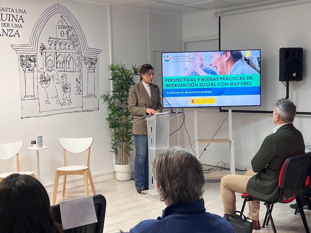 Más de la mitad de la población afirma que los recursos contra la soledad no deseada no son accesibles para personas mayores