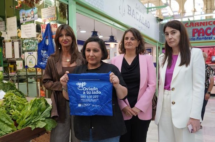 El comercio de proximidad de Oviedo se suma al programa ‘Oviedo a tu lado’ para combatir la soledad no deseada